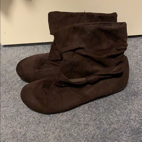 Boots - Picture 2 of 3